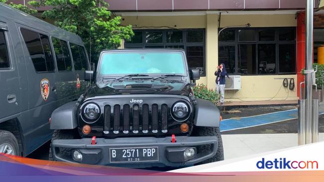 Kok Bisa Ada Pemilk Mobil Mewah Rubicon Pakai KTP Orang Lain Tinggal di Gang?