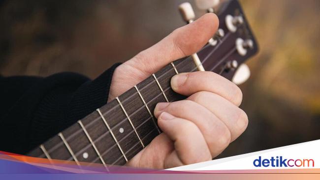 Chord Kopi Hitam dan Liriknya, Lagu Reggae dari Momonon