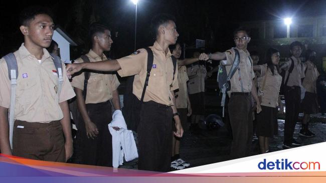 Masuk Sekolah Jam 5 Subuh, Anda Setuju Ide Victor Laiskodat Itu?