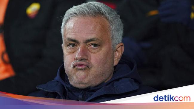 Maaf Chelsea, Jose Mourinho Mau Fokus di AS Roma