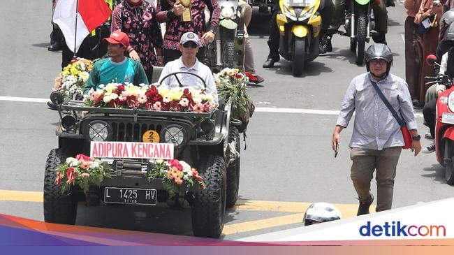 Pemkot Surabaya Pamer 14 Penghargaan dari KLHK Pakai Mobil Jeep