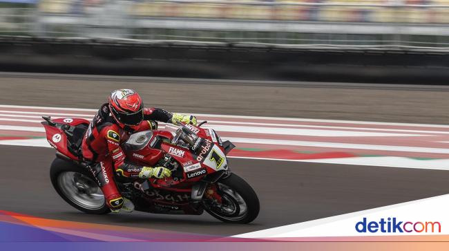 Hasil Race 1 WSBK Mandalika: Bautista Tercepat Ungguli Toprak