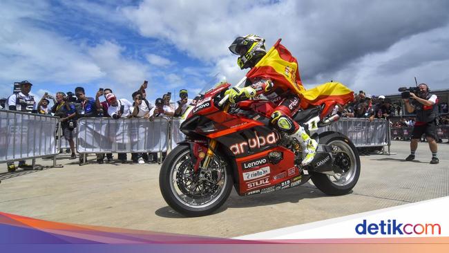 Hasil Race 2 WSBK Mandalika 2023: Bautista Menang, Toprak Kedua!