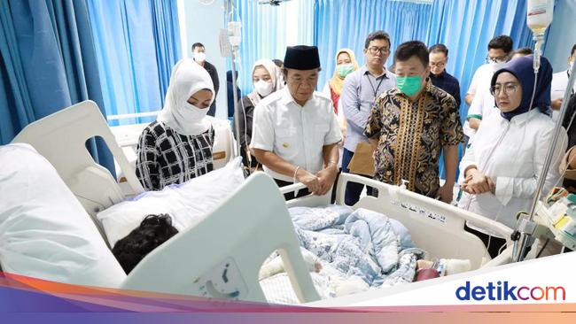 Pj Gubernur Banten Jenguk Korban Kebakaran Depo Plumpang