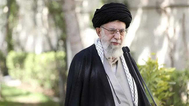 Khamenei Bilang Serangan Israel ke Iran Jangan Dilebih-lebihkan