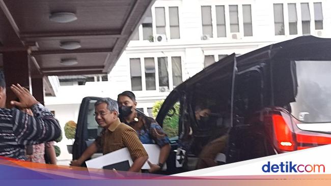 Wamenkeu cs Sambangi Kantor Mahfud Md Bahas Transaksi Janggal Rp 300 T