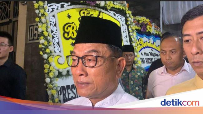 Menahan Tangis, Moeldoko Minta Maaf Jika Almarhum Istrinya Ada Kesalahan