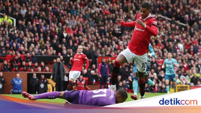 Casemiro Dikartu Merah, MU Vs Southampton Selesai 0-0