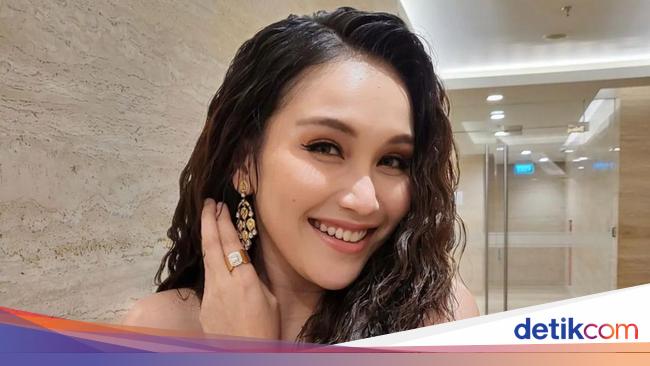 Sindir Adab dan Etika, Ayu Ting Ting Bangga Jadi Orang Depok