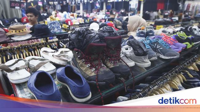 Pedagang Terlanjur Stok Baju Impor Bekas, Masih Boleh Dijual Kok