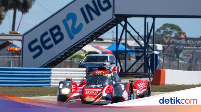 WRT #31 Start Ketiga di Sebring