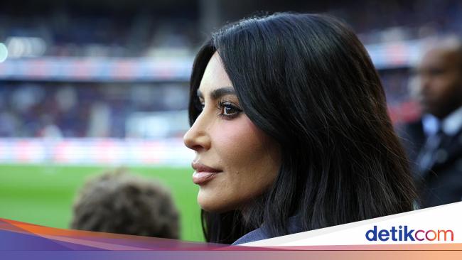 Bisnis Pakaian Dalamnya Laris Manis, Kim Kardashian Jadi Triliuner!