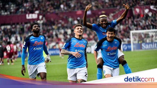 Napoli Bisa Kunci Scudetto Bulan Depan