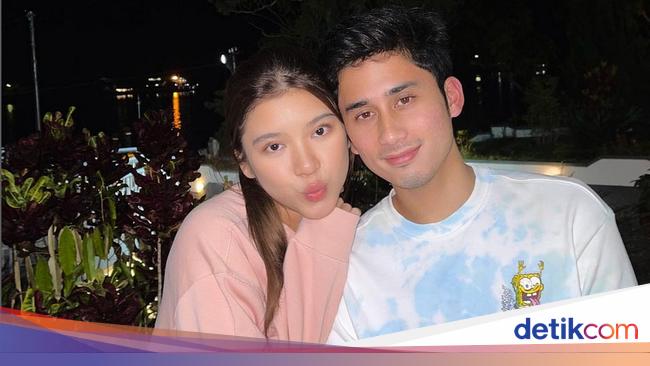 Fans Putuskan Mundur Usai Tiara Andini Masih Pakai Barang Pemberian Alshad Ahmad