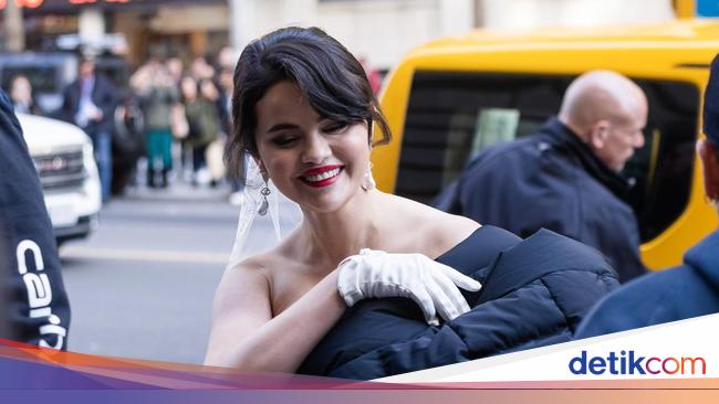 Asmara Selena Gomez-Zayn Malik Disebut Bermula Saling DM