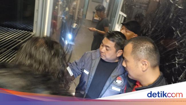 Tak Ada Izin Edar, Puluhan Botol Miras di Klub Malam Jaksel Disita Polisi