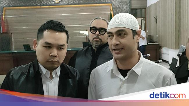 'Dosa Jariyah' Picu Cekcok dengan Venna, Ferry Irawan Ngotot Bantah KDRT