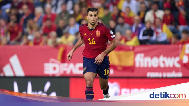 Rodri Kembali Jadi Gelandang di Spanyol Usai Busquets Pensiun