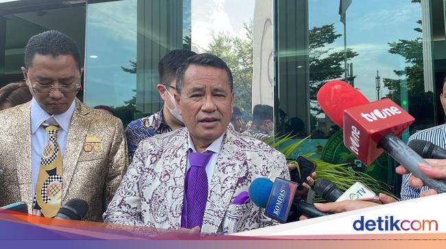 Jawaban Hotman Paris soal Tantangan dari Pengacara Keluarga Ferry Irawan