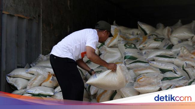 Bansos Beras 87.880 Ton buat Warga Jakarta Meluncur, Ini Lokasinya