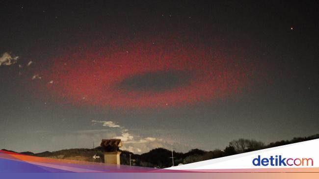 Cincin Merah Misterius Muncul di Langit Italia, Apa Itu?