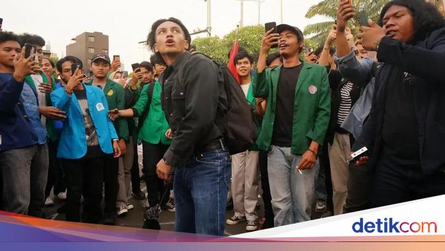 Jefri Nichol dan Aspirasi di Depan DPR Demi Kemanusiaan