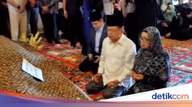 Momen JK hingga Firli Melayat ke Rumah Duka Istri Wakapolri