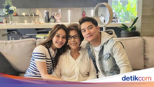 Boy William Pamer Foto Ayu Ting Ting dan Oma, Auto Ditanya Kapan Nikah