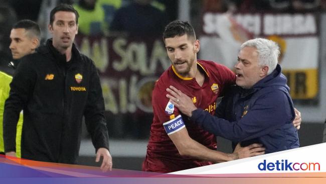 Kapten Roma Klarifikasi soal Perselisihan dengan Mourinho