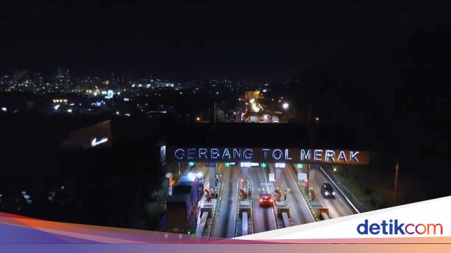 Kurangi Kepadatan, Polisi Berlakukan Delaying System di Tol Merak