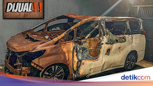 Via Vallen Jual Bangkai Alphard Bekas Terbakar, Minat Beli?