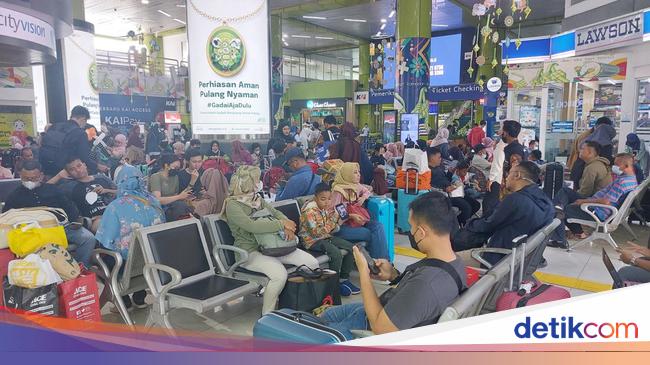 H-1 Lebaran, 18.500 Orang Masih Berangkat Mudik dari Stasiun Gambir