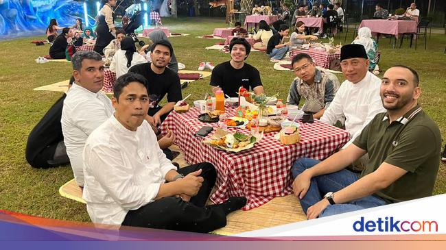 Mudik ke Jember, Anang Hermansyah Ajak Keluarga Piknik Sambil Lihat Satwa