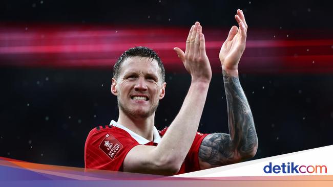 Bola Dikecup Weghorst, Brighton Langsung Apes