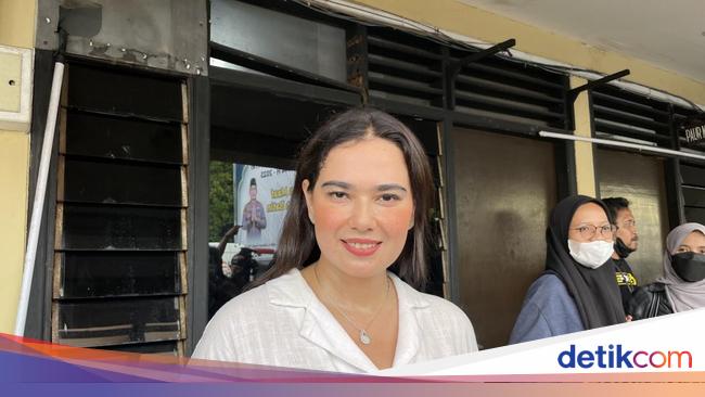 Selain Dollar, Berlian Catherine Wilson Juga Raib Dicuri Penjaga Rumah