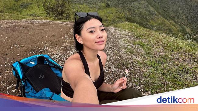 Hii... Wendy Walters Ngaku Lihat Penampakan di Gunung