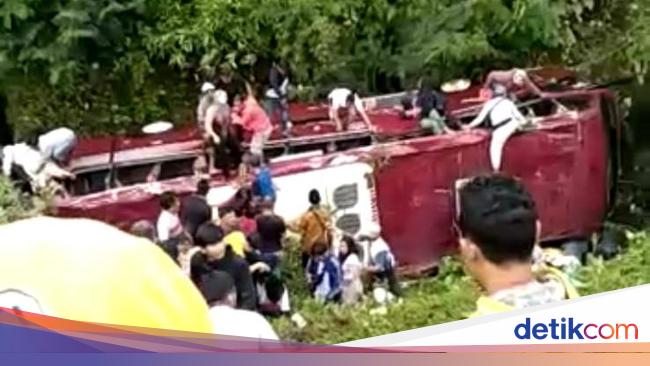 Kesaksian Warga soal Bus Masuk Jurang di Guci Tegal, Mobil Jalan Tanpa Sopir