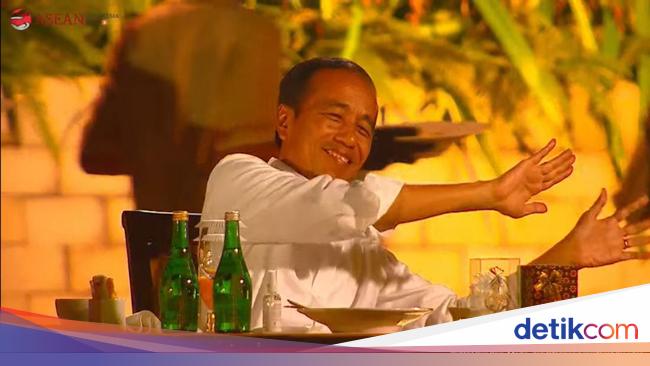 Asyiknya Jokowi dan Iriana Joget 'Maumere' di Sela Jamuan Dinner KTT ASEAN