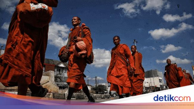 Ini Alasan Kenapa 32 Biksu Jalan Kaki dari Thailand ke Borobudur