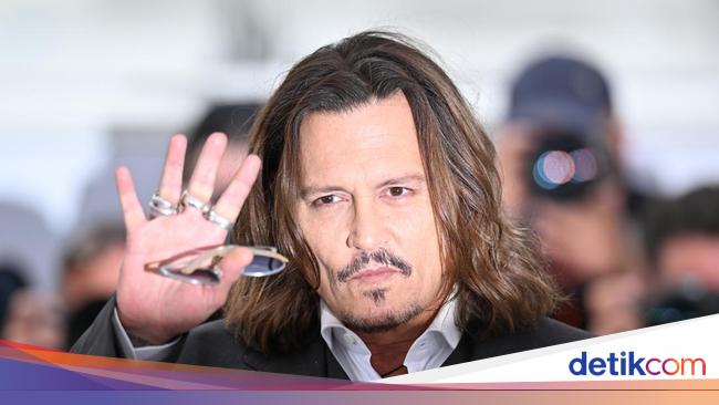 Johnny Depp Buka Sinyal Ingin Bekerja dengan Disney Lagi