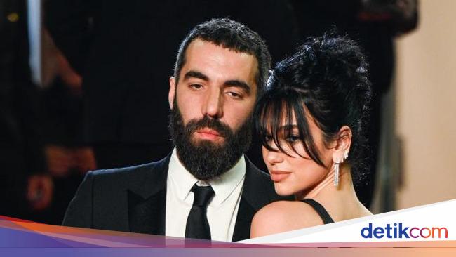 Dua Lipa Muncul Bareng Pacar Baru, Mesra hingga Ciuman