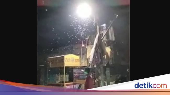 Aneh Tapi Nyata, Terjadi Hujan Cacing di India