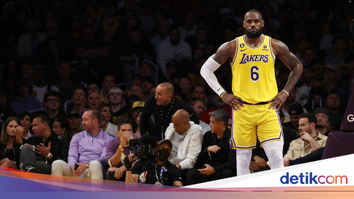 LA Lakers PHK Belasan Karyawan