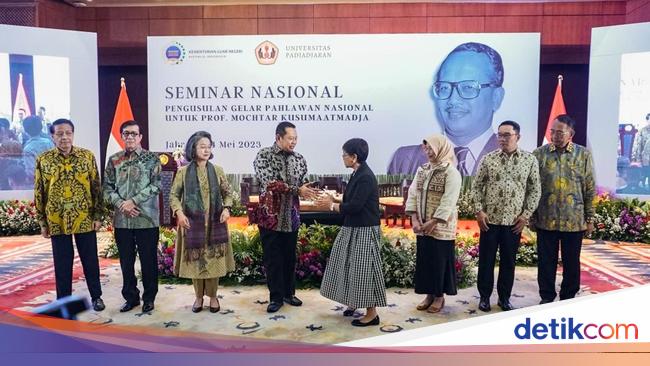 Ketua MPR Dukung Pemberian Gelar Pahlawan ke Mochtar Kusumaatmadja