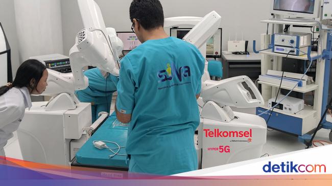 Keren! Uji Coba Robot Bedah Jarak Jauh Pertama di RI Pakai 5G Telkomsel