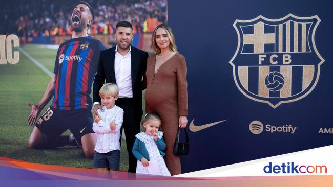 Tanpa Marah, Jordi Alba Tinggalkan Barcelona dengan Bahagia