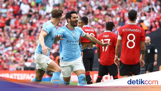 Guendogan Dua Gol, Man City Bekuk MU 2-1