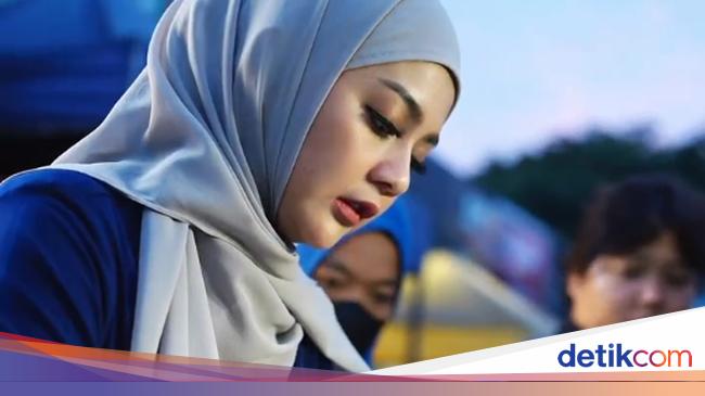 Mantap Berhijab, Jenita Janet Sering Hadiri Kajian