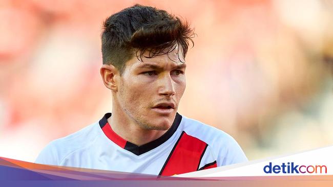 Real Madrid Signed Fran Garcia from Rayo Vallecano | Latest Transfer News