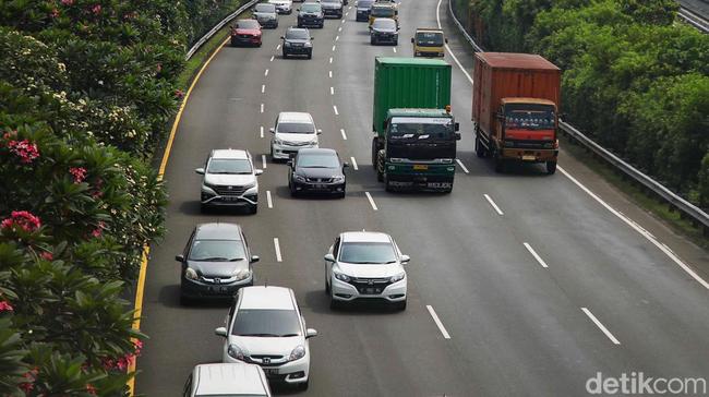 185 Kendaraan Terjaring Razia Muatan Berlebih di Tol Jagorawi